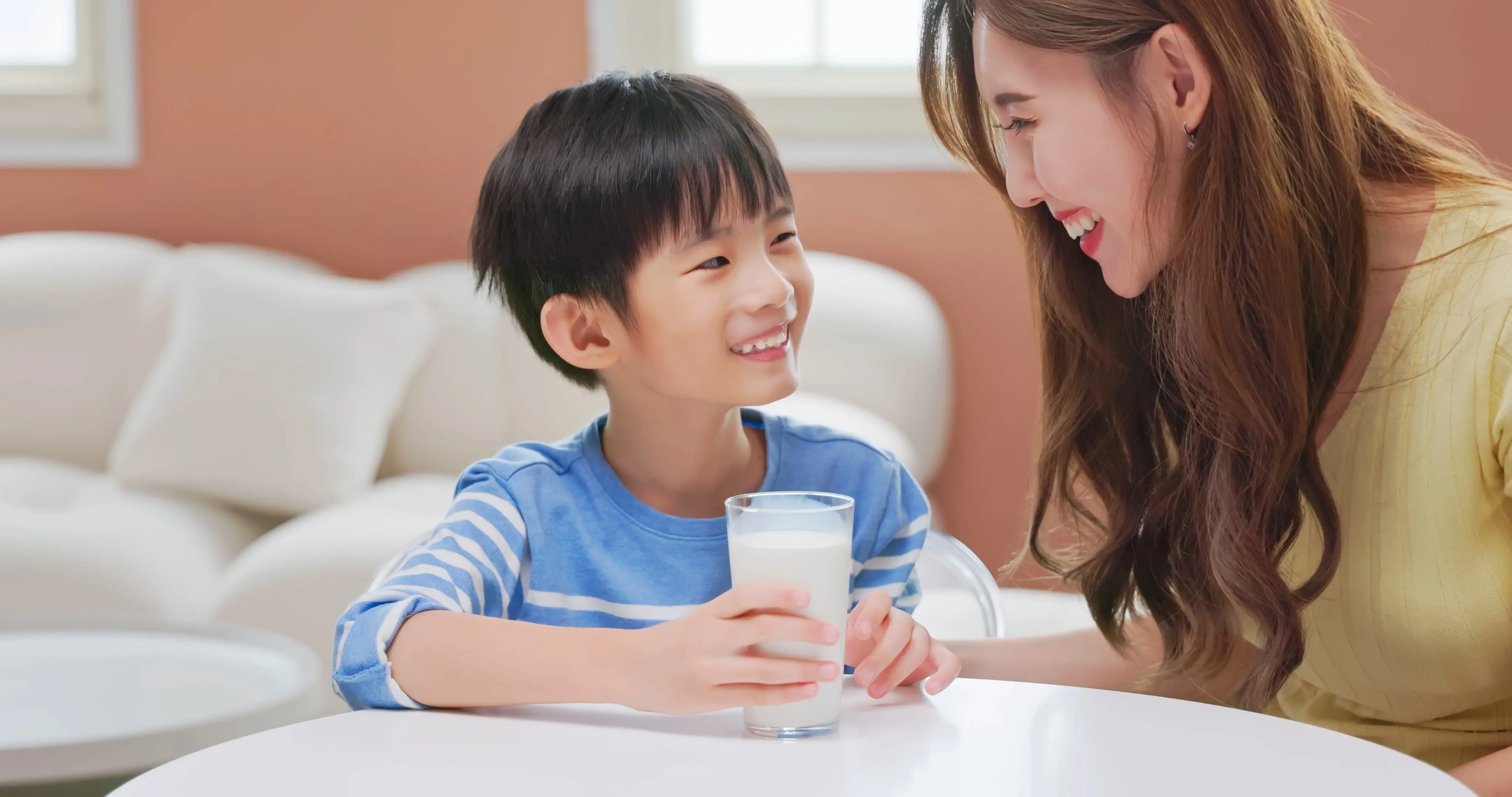 Hướng dẫn cách pha sữa công thức đúng cho trẻ